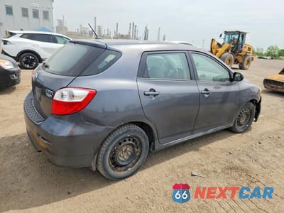 Trzecie zdjęcie samochodu z tyłu: 2011 TOYOTA MATRIX BASE VIN:2T1KU4EE3BC655531 - miniatura