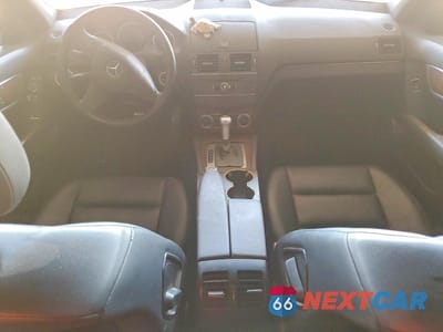 Zdjęcie 8 z 12 samochodu: 2010 MERCEDES-BENZ C 300 VIN:WDDGF5EB8AF475985 - miniatura