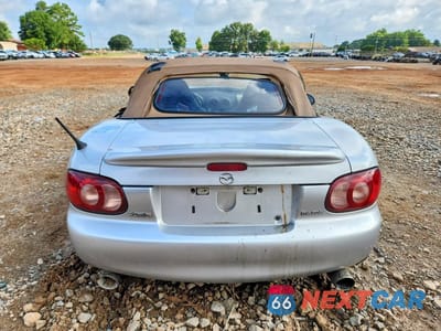 Zdjęcie 6 z 12 samochodu: 2001 MAZDA MX-5 MIATA BASE VIN:JM1NB353710215882 - miniatura