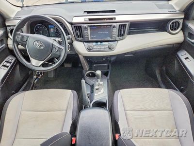 Zdjęcie 8 z 14 samochodu: 2016 TOYOTA RAV4 XLE VIN:JTMRFREV4GJ097352 - miniatura
