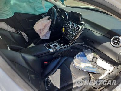 Zdjęcie 8 z 13 samochodu: 2016 MERCEDES-BENZ C 300 4MATIC VIN:55SWF4KB8GU171085 - miniatura