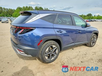 Trzecie zdjęcie samochodu z tyłu: 2025 HYUNDAI TUCSON SEL VIN:5NMJCCDE8SH537477 - miniatura