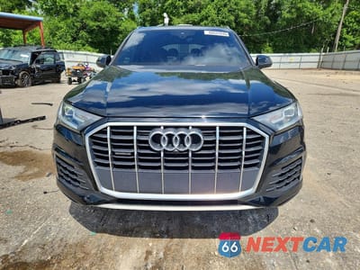 Piąte zdjęcie samochodu w środku: 2020 AUDI Q7 PREMIUM VIN:WA1AJAF74LD010016 - miniatura