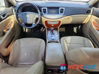 Zdjęcie 8 z 12 samochodu: 2014 HYUNDAI GENESIS 5.0L VIN:KMHGC4DH2EU262532 - miniatura