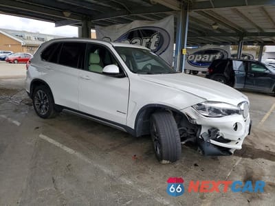 Czwarte zdjęcie samochodu z boku: 2017 BMW X5 SDRIVE35I VIN:5UXKR2C32H0X04646 - miniatura