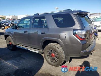 Drugie zdjęcie samochodu z przodu: 2021 TOYOTA 4RUNNER SR5 VIN:JTEMU5JR0M5962609 - miniatura