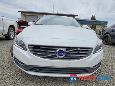 Piąte zdjęcie samochodu w środku: 2015 VOLVO V60 PREMIER VIN:YV140MEK7F1258712 - miniatura