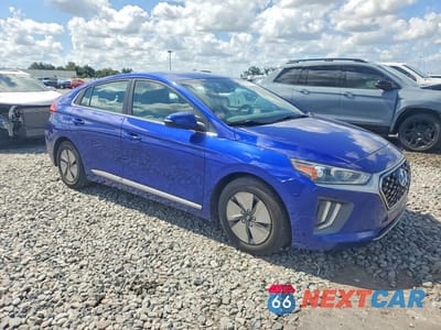 Czwarte zdjęcie samochodu z boku: 2022 HYUNDAI IONIQ SE VIN:KMHC75LCXNU282493 - miniatura