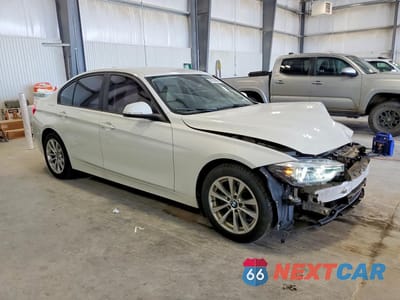 Czwarte zdjęcie samochodu z boku: 2018 BMW 320 XI VIN:WBA8E5G50JNU47092 - miniatura