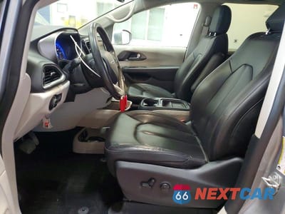 Zdjęcie 7 z 14 samochodu: 2020 CHRYSLER PACIFICA TOURING L VIN:2C4RC1BG5LR112110 - miniatura