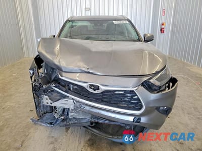 Piąte zdjęcie samochodu w środku: 2026 TOYOTA HIGHLANDER XLE VIN:5TDKDRBH8TS600464 - miniatura