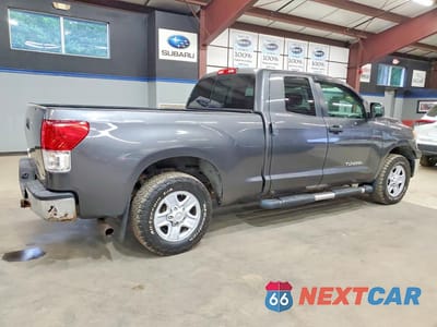 Trzecie zdjęcie samochodu z tyłu: 2012 TOYOTA TUNDRA DOUBLE CAB SR5 VIN:5TFUM5F1XCX034980 - miniatura