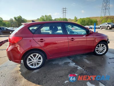 Trzecie zdjęcie samochodu z tyłu: 2012 KIA FORTE EX VIN:KNAFU5A23C5492944 - miniatura
