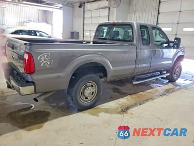 Trzecie zdjęcie samochodu z tyłu: 2011 FORD F250 SUPER DUTY VIN:1FT7X2B63BEB07394 - miniatura