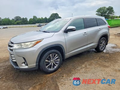 2017 TOYOTA HIGHLANDER XLE 5TDKZRFH0HS514228 - główne zdjęcie licytacji z USA - miniatura