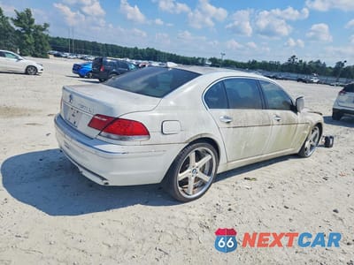 Trzecie zdjęcie samochodu z tyłu: 2007 BMW 750 VIN:WBAHN83517DT74546 - miniatura
