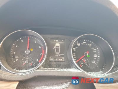 Zdjęcie 9 z 12 samochodu: 2018 VOLKSWAGEN PASSAT SE VIN:1VWBA7A33JC002703 - miniatura