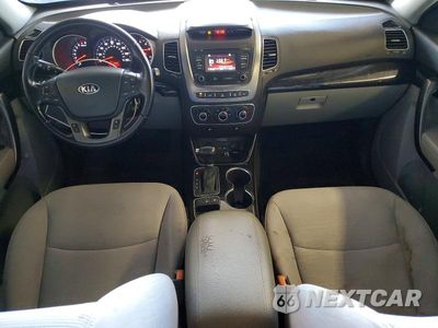Zdjęcie 8 z 13 samochodu: 2014 KIA SORENTO LX VIN:5XYKTCA67EG497196 - miniatura