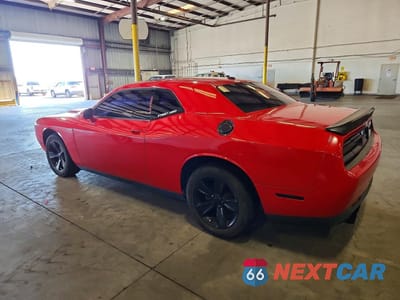 Drugie zdjęcie samochodu z przodu: 2018 DODGE CHALLENGER SXT VIN:2C3CDZAG2JH130834 - miniatura
