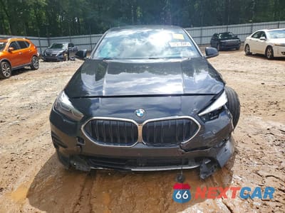Piąte zdjęcie samochodu w środku: 2024 BMW 228XI VIN:WBA73AK0XR7R69153 - miniatura