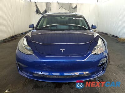 Piąte zdjęcie samochodu w środku: 2022 TESLA MODEL 3 VIN:5YJ3E1EA1NF370145 - miniatura