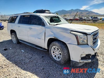 Czwarte zdjęcie samochodu z boku: 2017 GMC YUKON XL K1500 SLE VIN:1GKS2FKC1HR265437 - miniatura