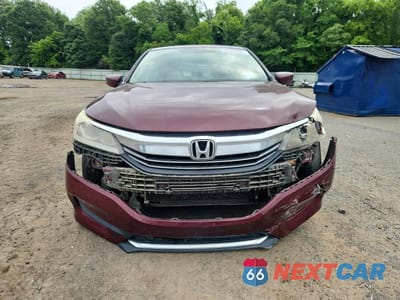 Piąte zdjęcie samochodu w środku: 2017 HONDA ACCORD LX VIN:1HGCR2F35HA098868 - miniatura