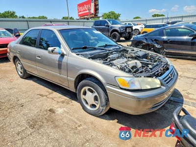 Czwarte zdjęcie samochodu z boku: 2001 TOYOTA CAMRY LE VIN:4T1BG22K41U053675 - miniatura