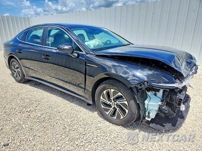 Czwarte zdjęcie samochodu z boku: 2026 HYUNDAI SONATA HYBRID BLUE VIN:KMHL24JJ6TA157922 - miniatura