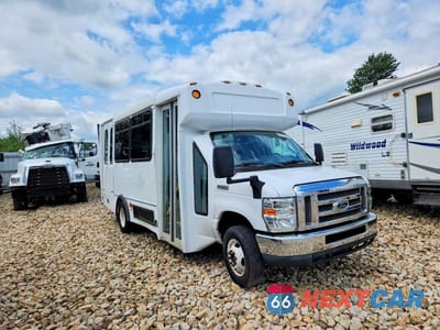 Zdjęcie 9 z 10 samochodu: 2017 FORD ECONOLINE E450 SUPER DUTY CUTAWAY VAN VIN:1FDFE4FS2HDC13978 - miniatura