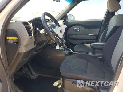 Zdjęcie 7 z 13 samochodu: 2015 KIA SOUL BASE VIN:KNDJN2A2XF7136640 - miniatura