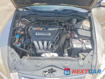Zdjęcie 11 z 12 samochodu: 2004 HONDA ACCORD LX VIN:1HGCM56344A157919 - miniatura