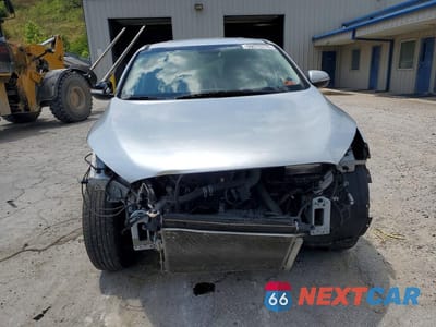 Piąte zdjęcie samochodu w środku: 2019 KIA SORENTO L VIN:5XYPG4A36KG593354 - miniatura