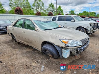 Czwarte zdjęcie samochodu z boku: 2004 TOYOTA CAMRY LE VIN:4T1BE32K14U307598 - miniatura