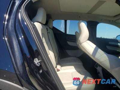 Zdjęcie 11 z 14 samochodu: 2024 VOLVO XC40 ULTIMATE VIN:YV4L12UF1R2225630 - miniatura