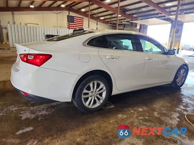 Trzecie zdjęcie samochodu z tyłu: 2018 CHEVROLET MALIBU LT VIN:1G1ZD5ST5JF151522 - miniatura