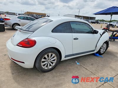 Trzecie zdjęcie samochodu z tyłu: 2018 VOLKSWAGEN BEETLE S/COAST VIN:3VWFD7AT6JM702853 - miniatura