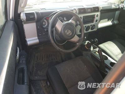 Zdjęcie 8 z 12 samochodu: 2007 TOYOTA FJ CRUISER BASE VIN:JTEBU11F470054932 - miniatura
