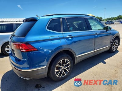 Trzecie zdjęcie samochodu z tyłu: 2020 VOLKSWAGEN TIGUAN SE VIN:3VV3B7AX8LM061806 - miniatura