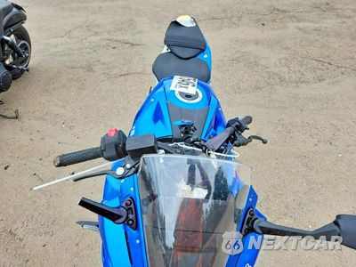 Piąte zdjęcie samochodu w środku: 2026 SUZUKI GSX800 F VIN:JS1EM13B1T7100658 - miniatura