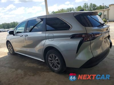 Drugie zdjęcie samochodu z przodu: 2024 TOYOTA SIENNA LE VIN:5TDKRKEC4RS188691 - miniatura
