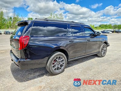 Trzecie zdjęcie samochodu z tyłu: 2025 FORD EXPEDITION MAX PLATINUM VIN:1FMJK1MG4SEA36531 - miniatura