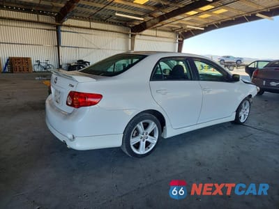 Trzecie zdjęcie samochodu z tyłu: 2010 TOYOTA COROLLA VIN:1NXBE4EE9AZ329131 - miniatura