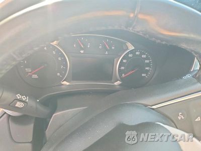 Zdjęcie 9 z 12 samochodu: 2018 CHEVROLET EQUINOX PREMIER VIN:2GNAXMEV7J6343559 - miniatura