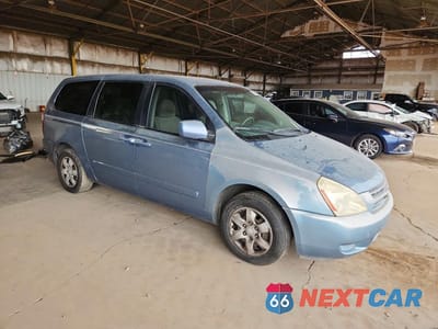 Czwarte zdjęcie samochodu z boku: 2006 KIA SEDONA LX VIN:KNDMB233X66032201 - miniatura