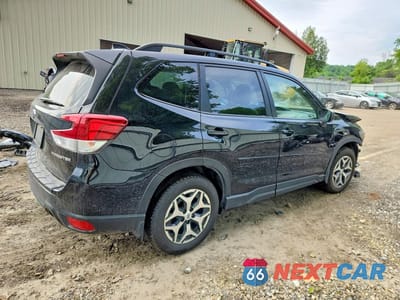 Trzecie zdjęcie samochodu z tyłu: 2021 SUBARU FORESTER PREMIUM VIN:JF2SKAJC5MH508989 - miniatura