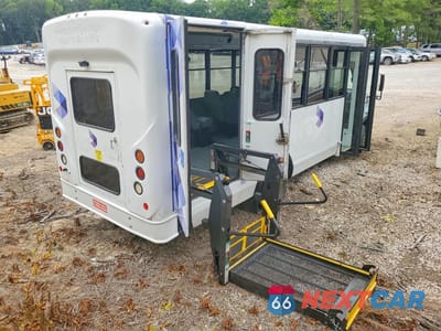 Trzecie zdjęcie samochodu z tyłu: 2017 FORD TRANSIT SHUTTLE BUS VIN:1FDES8PM5HKA48418 - miniatura