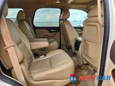 Zdjęcie 10 z 12 samochodu: 2011 GMC YUKON DENALI VIN:1GKS2EEF2BR214200 - miniatura