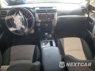Zdjęcie 8 z 13 samochodu: 2022 TOYOTA 4RUNNER SR5 VIN:JTEMU5JR8N6027043 - miniatura