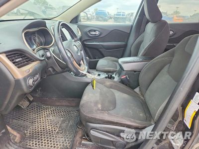Zdjęcie 7 z 13 samochodu: 2016 JEEP CHEROKEE LATITUDE VIN:1C4PJMCB4GW188304 - miniatura